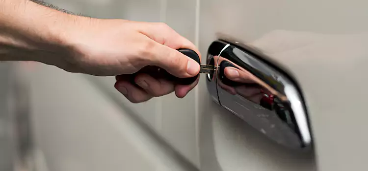 Why Choose Our Auto Locksmith Team in Somerville, MA?
